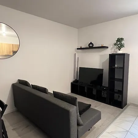 Appartement Dammarie-Les-Lys Apartment *